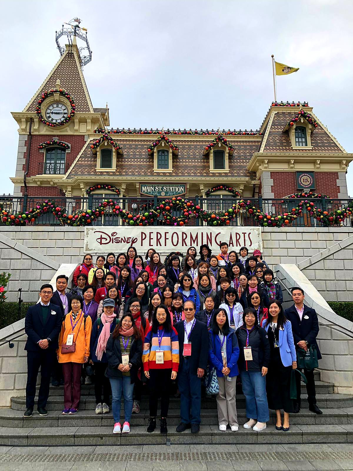 12月8日_「香港迪士尼樂園奇妙學習系列」之「校長及教師體驗日」.jpg 12月8日_「香港迪士尼樂園奇妙學習系列」之「校長及教師體驗日」.jpg