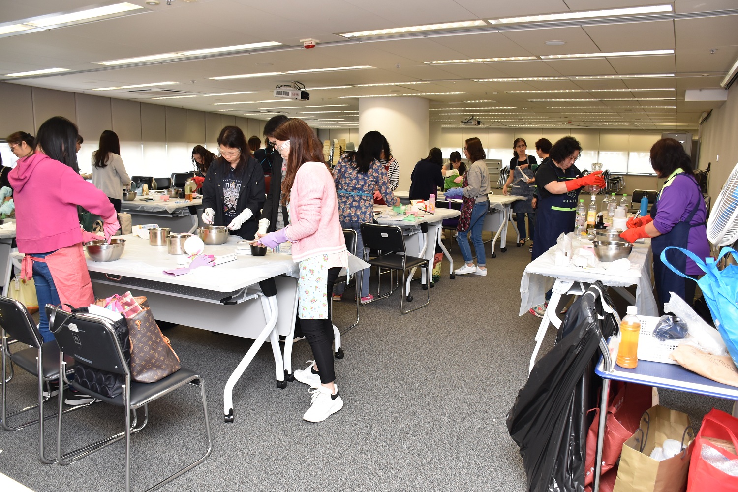 3月2日_天然手工皂工作坊之甜杏油薰衣草乳皂.JPG 3月2日_天然手工皂工作坊之甜杏油薰衣草乳皂.JPG